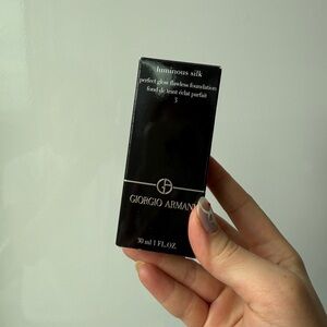 Giorgio Armani Luminous Silk Foundation -  Shade 3 (fair, warm golden)